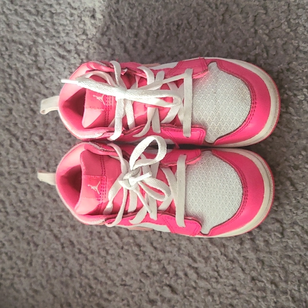 Nike Air Jordan 1 Mid GS Hyper Pink White